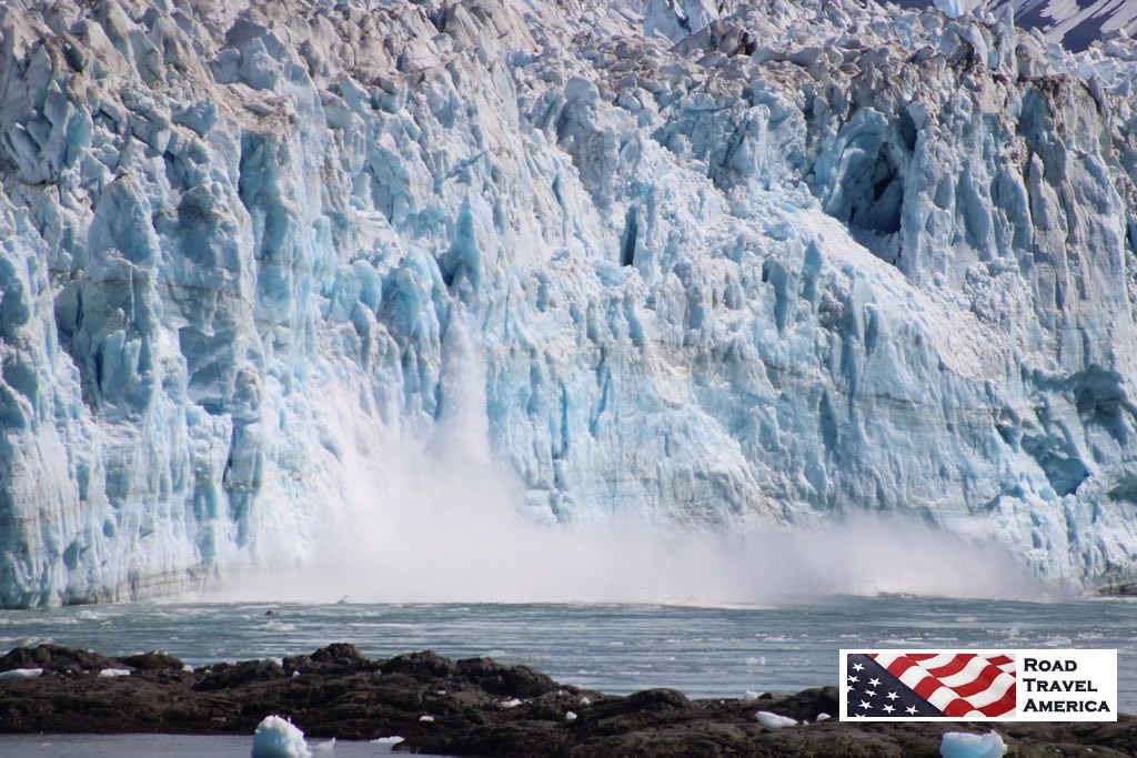 Glacier calving at Hubbard near Yakutat
