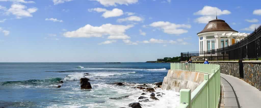 Cliff Walk in Newport