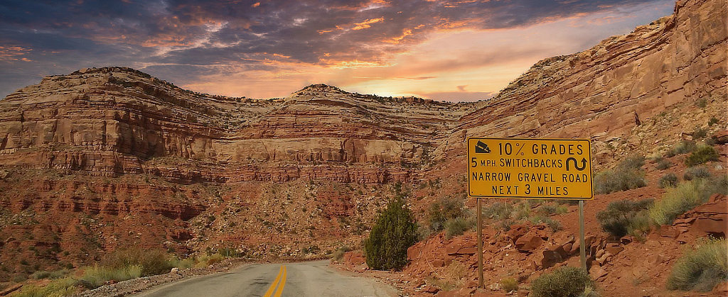 Approaching Cedar Mesa and the Moki Dugway heading north on Utah Highway 261 ... 10% Grades ... 5mph Switchbacks ... Narrow Gravel Road Next 3 Miles