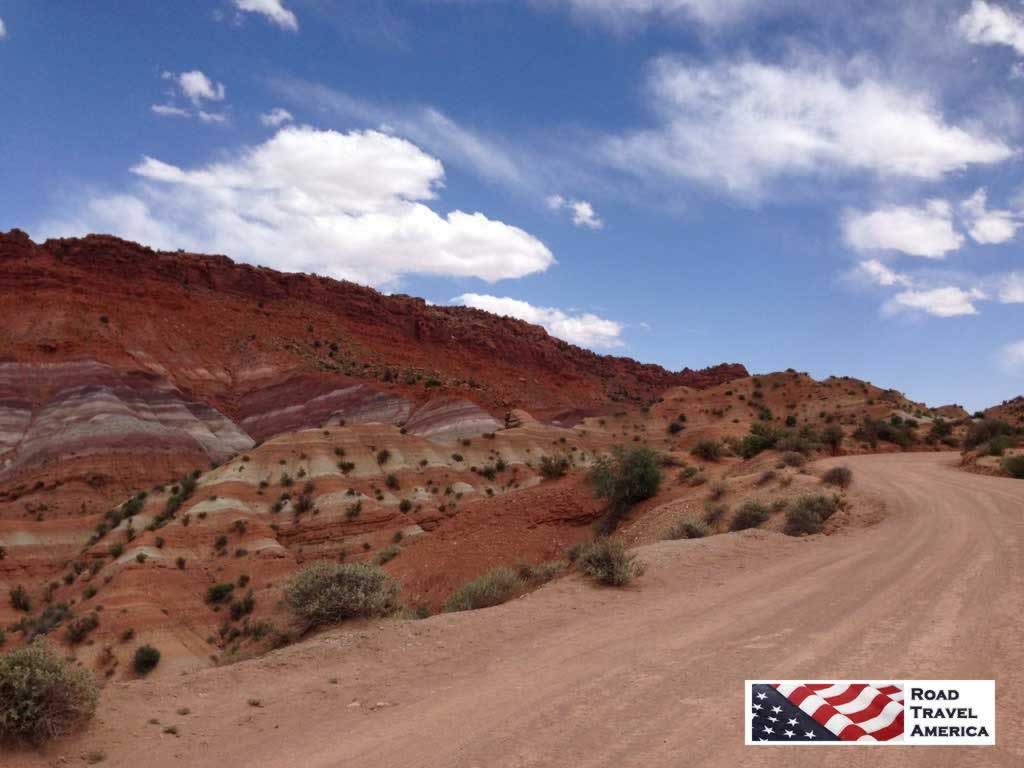 The scenic dirt road to the ghost town of Paria